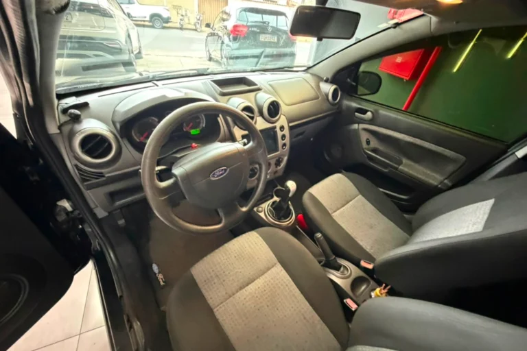ford_fiesta_se_1_6_2014_7