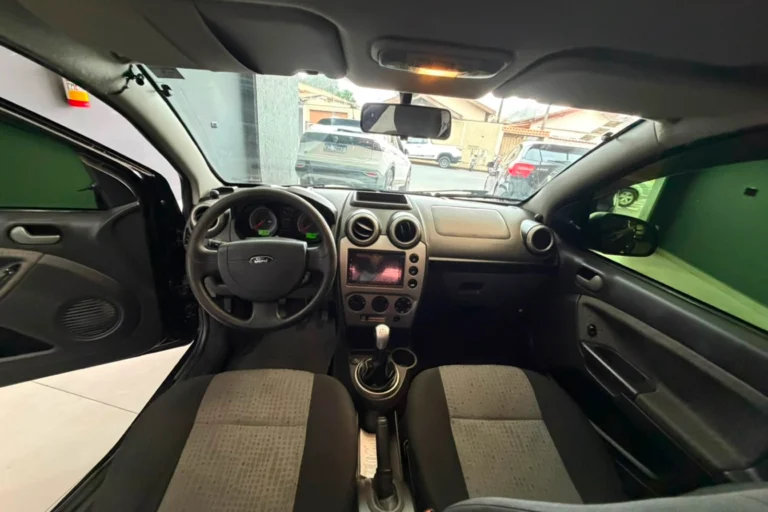 ford_fiesta_se_1_6_2014_9